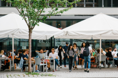 Außenterrasse des Café Europa © Sandra Meyndt 2016